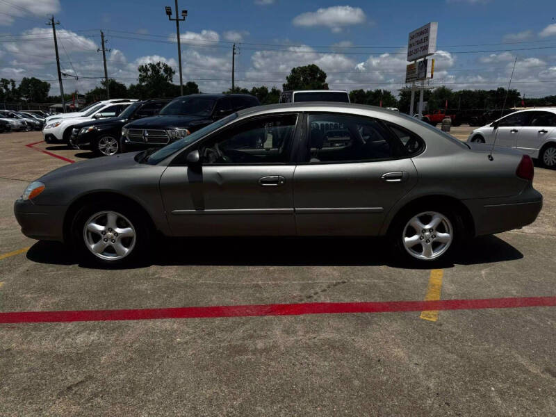 2003 Ford Taurus SE