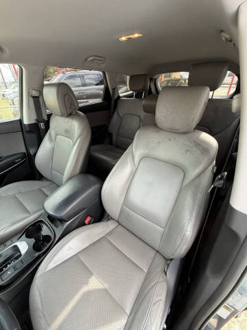 2017 Hyundai Santa Fe SE