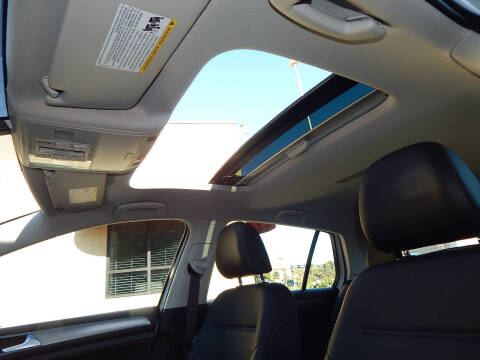 2016 Volkswagen Golf TSI SE