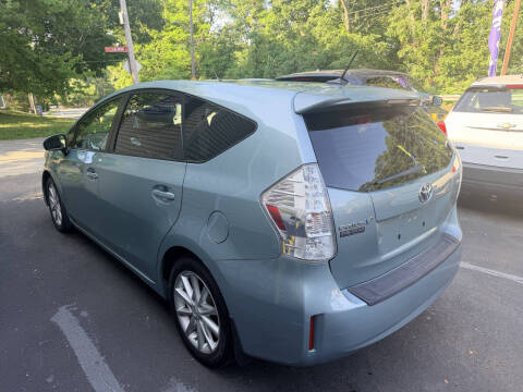 2013 Toyota Prius v Five