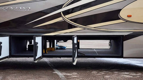 2016 Freightliner XCR Chassis