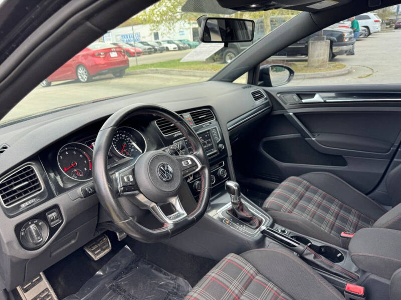 2017 Volkswagen Golf GTI S