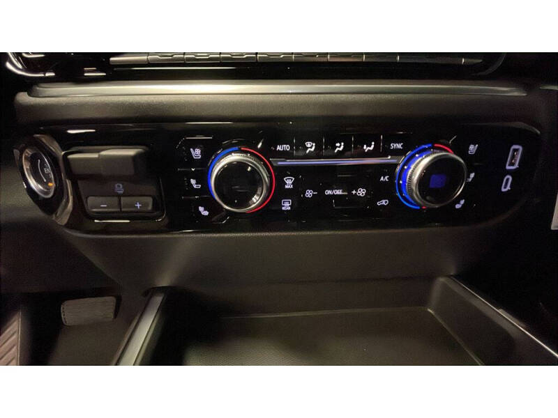 2026 GMC Sierra 1500 SLT - Photo 14
