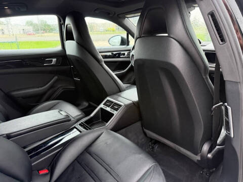 2017 Porsche Panamera
