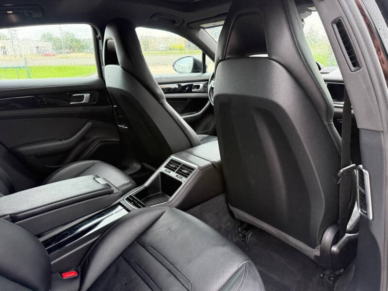 2017 Porsche Panamera
