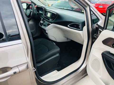 2017 Chrysler Pacifica Touring