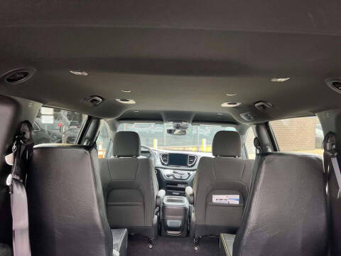 2024 Chrysler Pacifica Touring