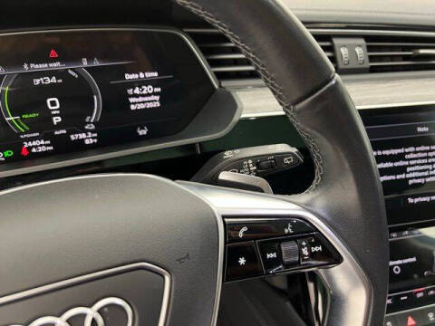 2023 Audi e-tron quattro Premium