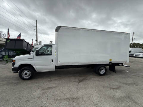 2017 Ford E-Series E-350 SD