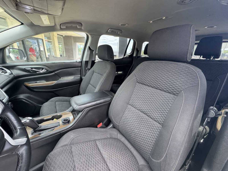 2017 GMC Acadia SLE-2