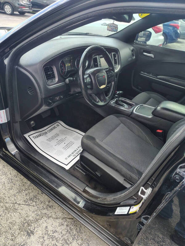 2016 Dodge Charger SE