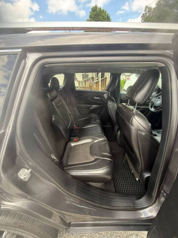 2019 Jeep Cherokee Latitude Plus