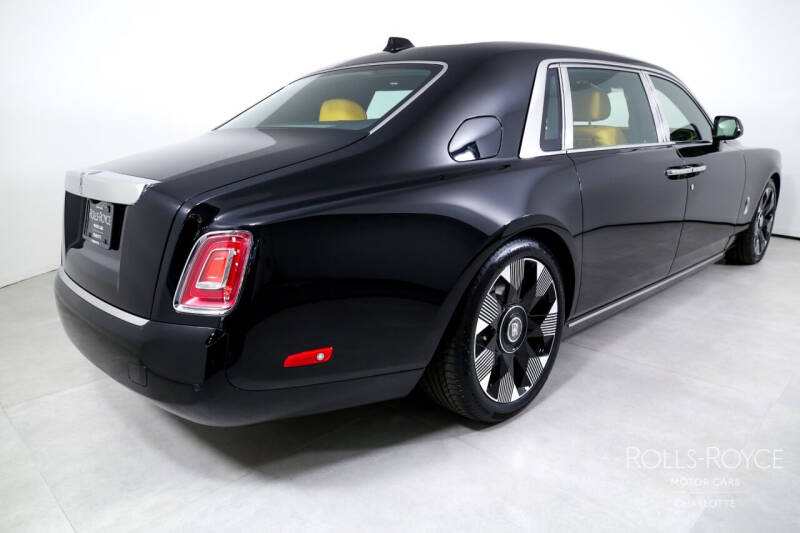 2024 Rolls-Royce Phantom EWB