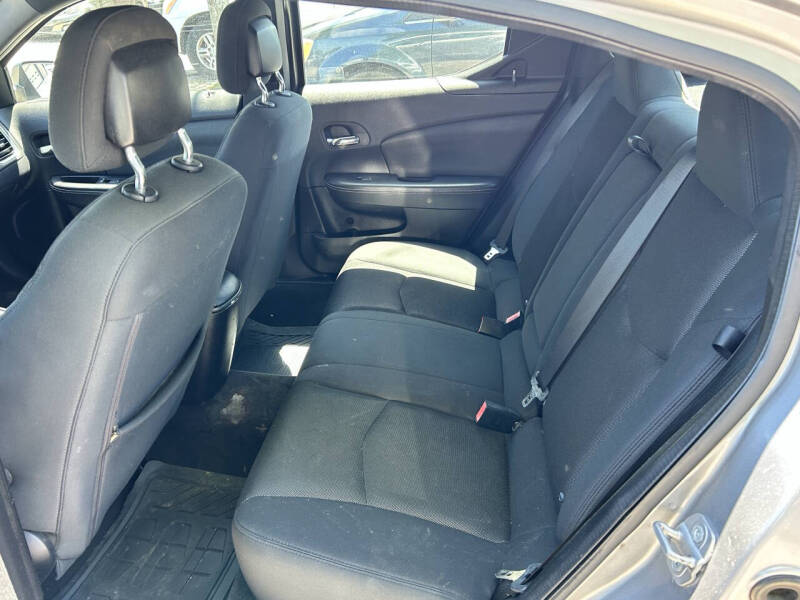2013 Dodge Avenger SE