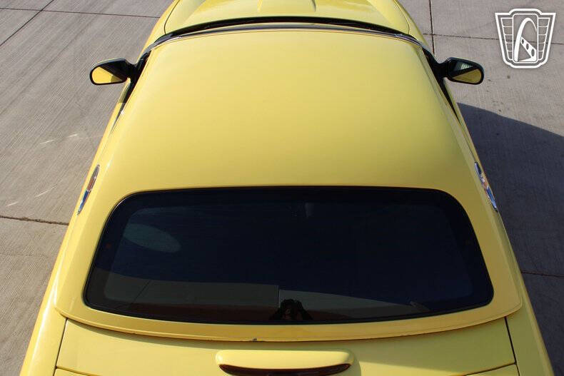 2004 Ford Thunderbird Deluxe