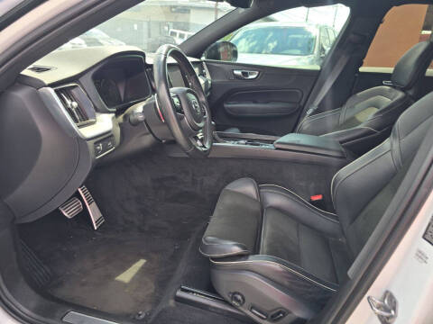 2019 Volvo XC60 T5 R-Design