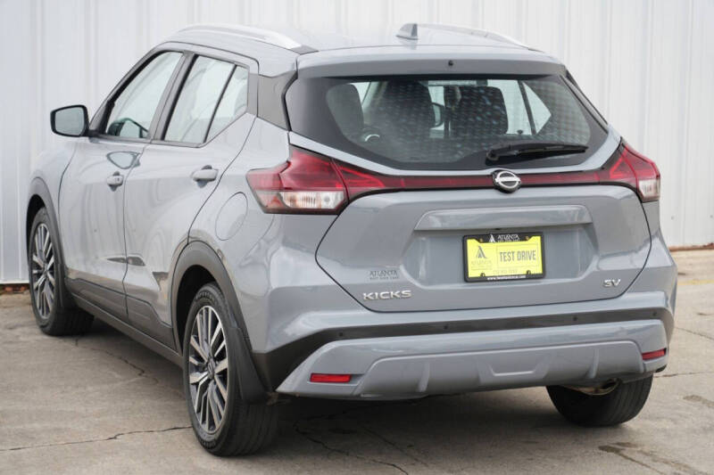 2022 Nissan Kicks SV