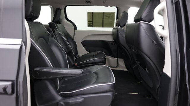 2023 Chrysler Pacifica Plug-In Hybrid Limited