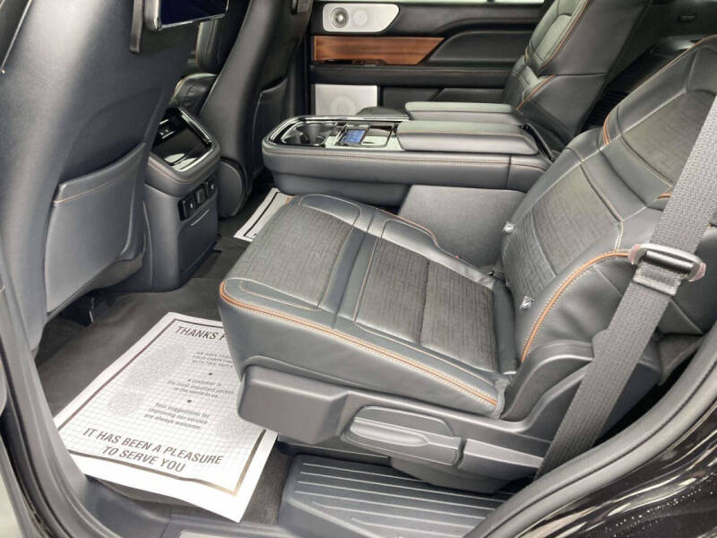 2022 Lincoln Navigator Black Label