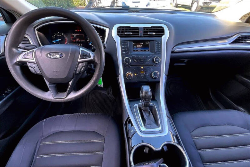 2015 Ford Fusion SE