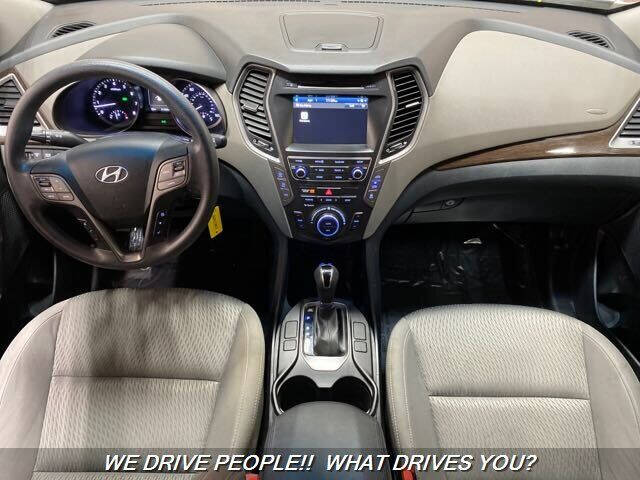 2017 Hyundai Santa Fe SE