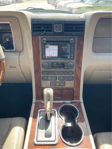 2011 Lincoln Navigator L