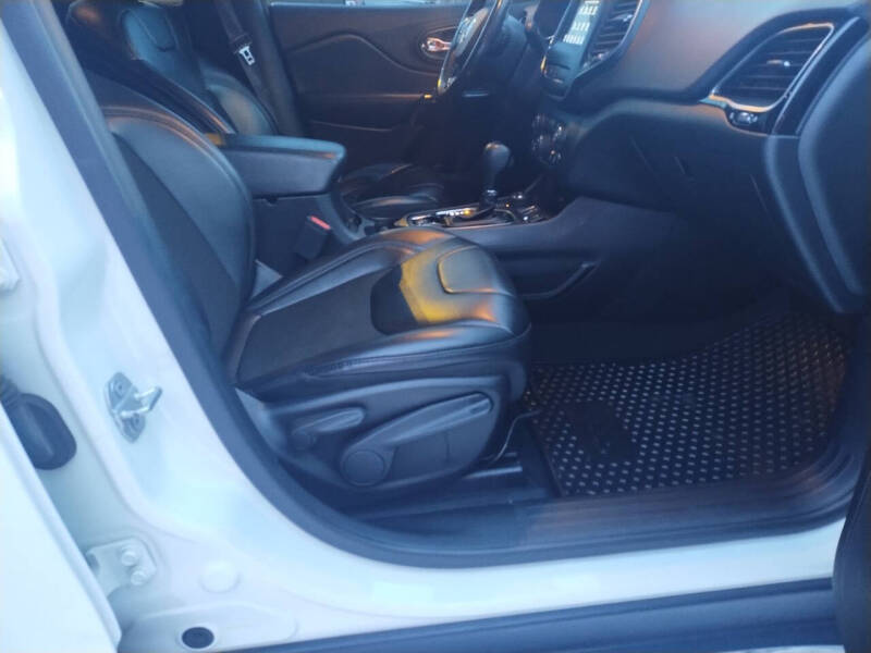 2019 Jeep Cherokee Altitude