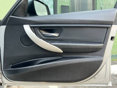 2017 BMW 3 Series 320i