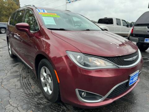 2017 Chrysler Pacifica for sale at GREAT DEALS ON WHEELS in Michigan City IN