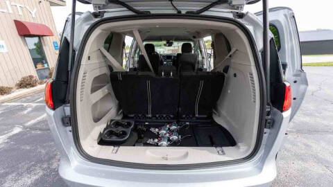 2024 Chrysler Voyager LX