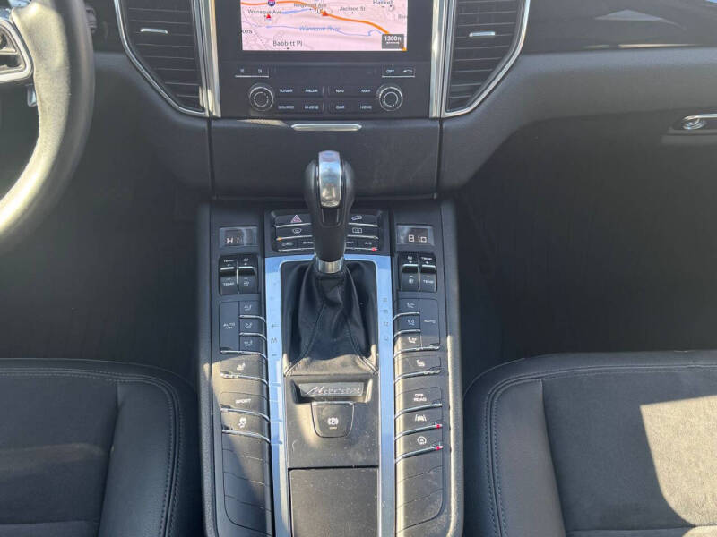 2017 Porsche Macan S