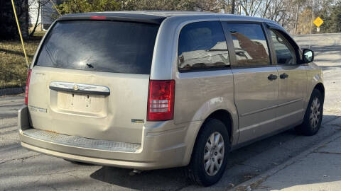2008 Chrysler Town and Country LX