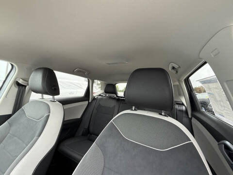 2025 Volkswagen Taos SE