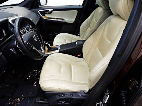 2015 Volvo XC60 T6 Platinum