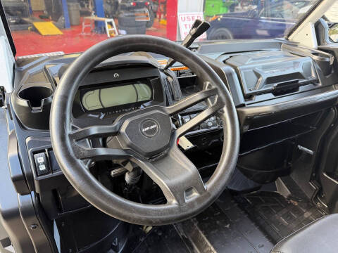 2024 Can-Am Defender Max X MR With Half Do