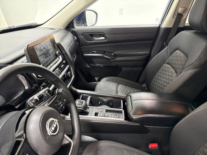 2022 Nissan Pathfinder S