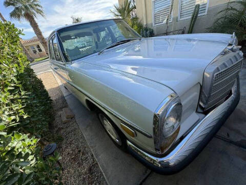 1969 Mercedes-Benz 230