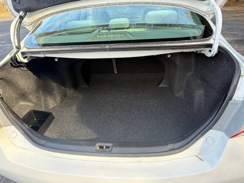 2011 Toyota Camry LE