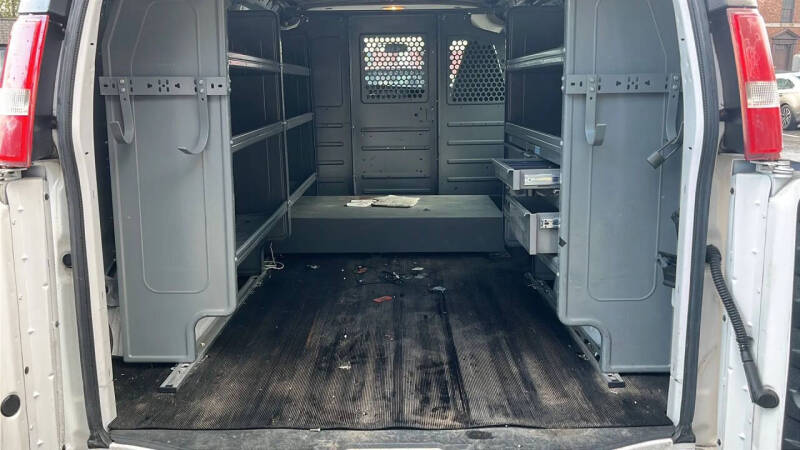 2016 GMC Savana 2500