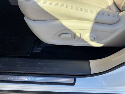 2018 Nissan Pathfinder Platinum