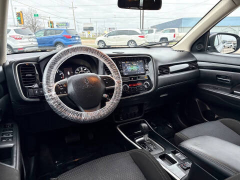 2019 Mitsubishi Outlander ES
