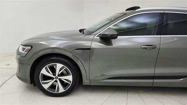 2024 Audi Q8 e-tron quattro Premium