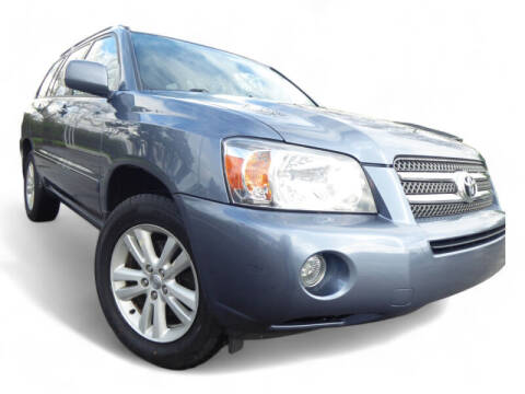 2006 Toyota Highlander Hybrid for sale at Columbus Luxury Cars in Columbus OH