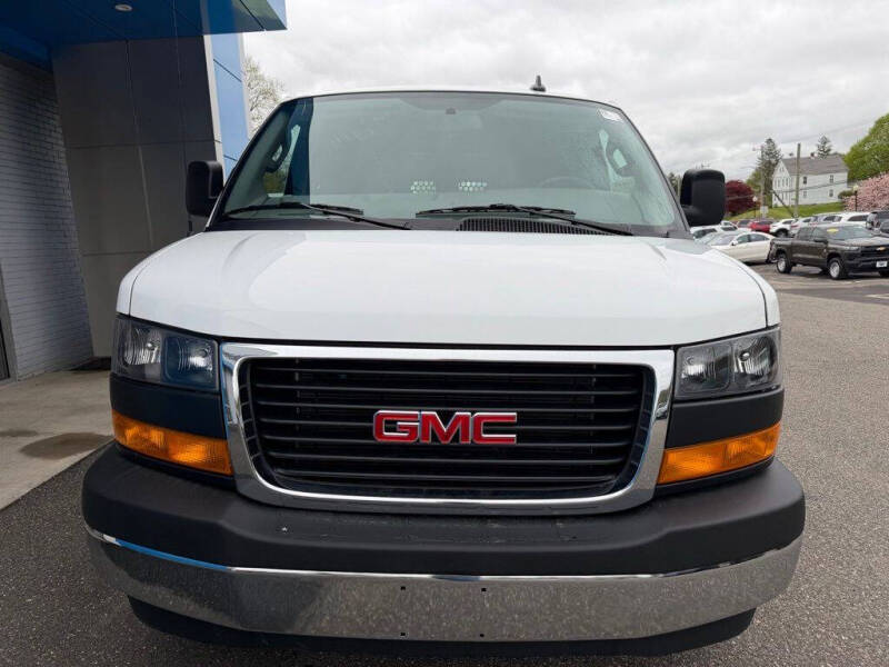 2025 GMC Savana 2500