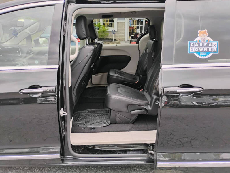 2018 Chrysler Pacifica Touring L Plus