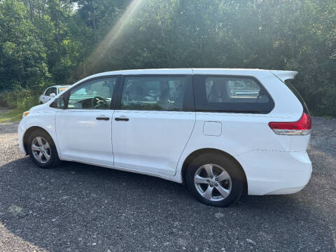2011 Toyota Sienna Base 7-Passenger