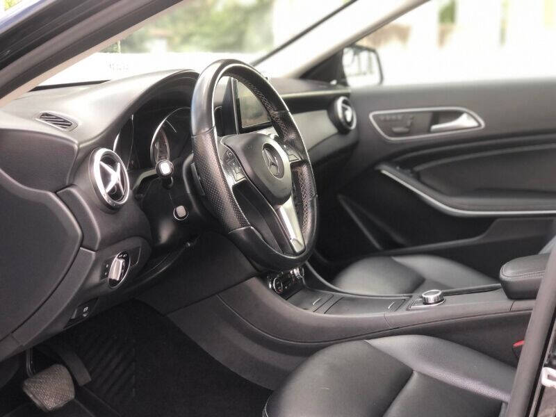 2015 MERCEDES-BENZ GLA-Class SUV / Crossover - $21,999