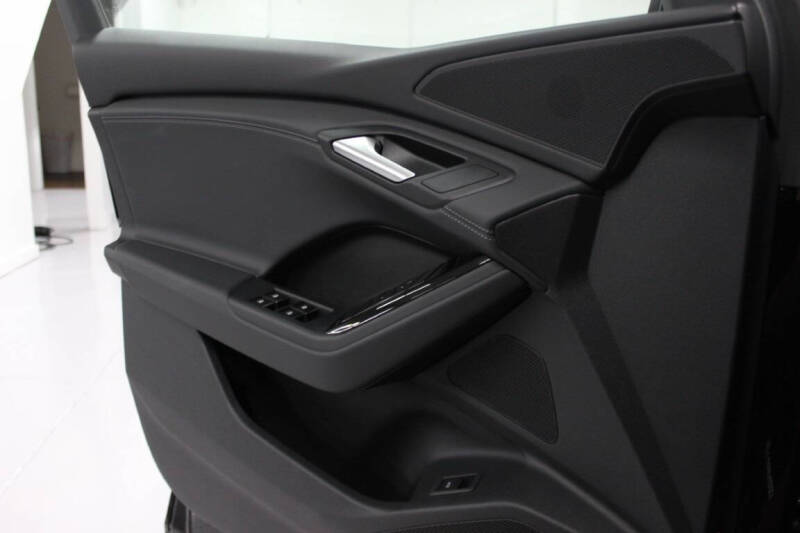 2025 Audi Q6 e-tron Premium