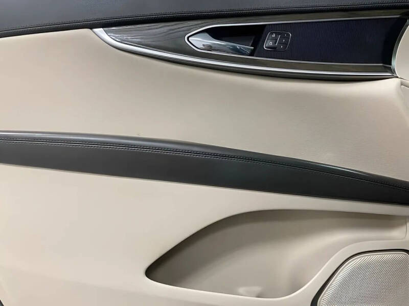 2019 Lincoln Nautilus Select