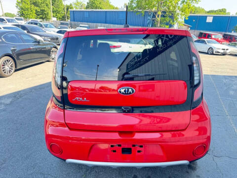 2018 Kia Soul +